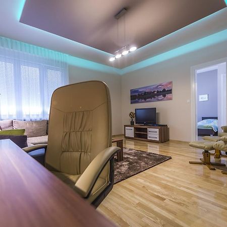 Apartman Cesaric 奥西耶克 外观 照片