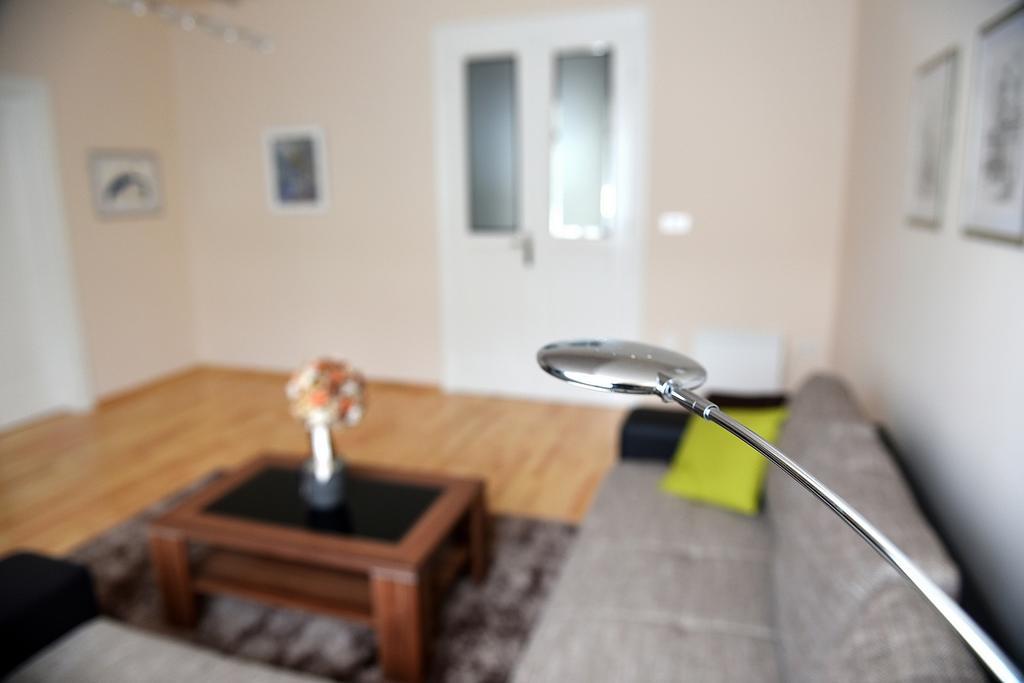 Apartman Cesaric 奥西耶克 外观 照片