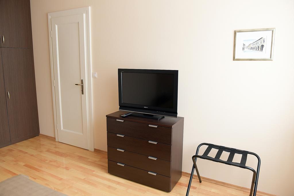 Apartman Cesaric 奥西耶克 外观 照片