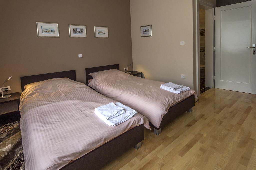 Apartman Cesaric 奥西耶克 外观 照片