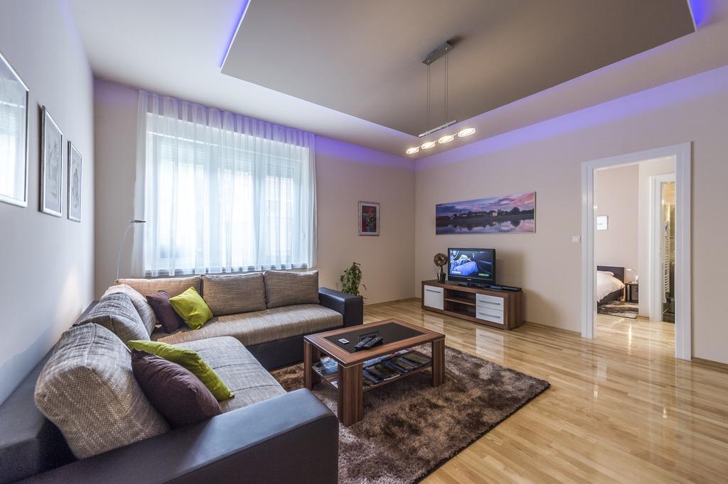 Apartman Cesaric 奥西耶克 外观 照片